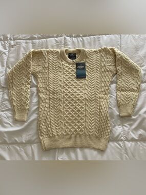 New Aran Woolen Mills Sweater Size S